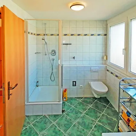 2 By Interhome شقة