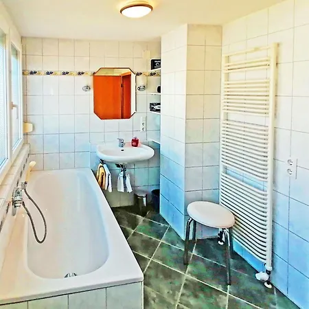 2 By Interhome * קרסברון אם בודנזי